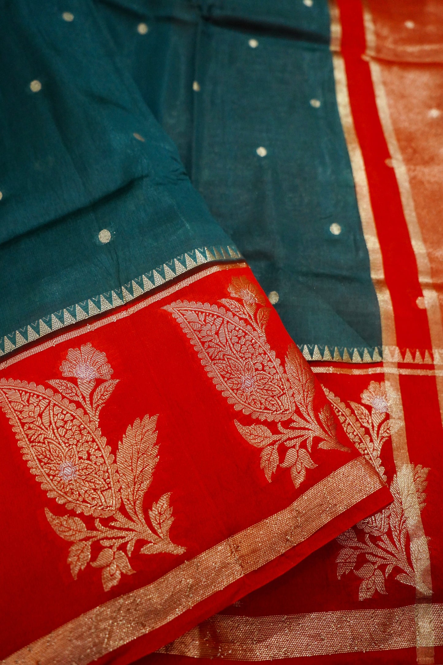 Banarasi Pulp Silk Saree in Green with Red Border