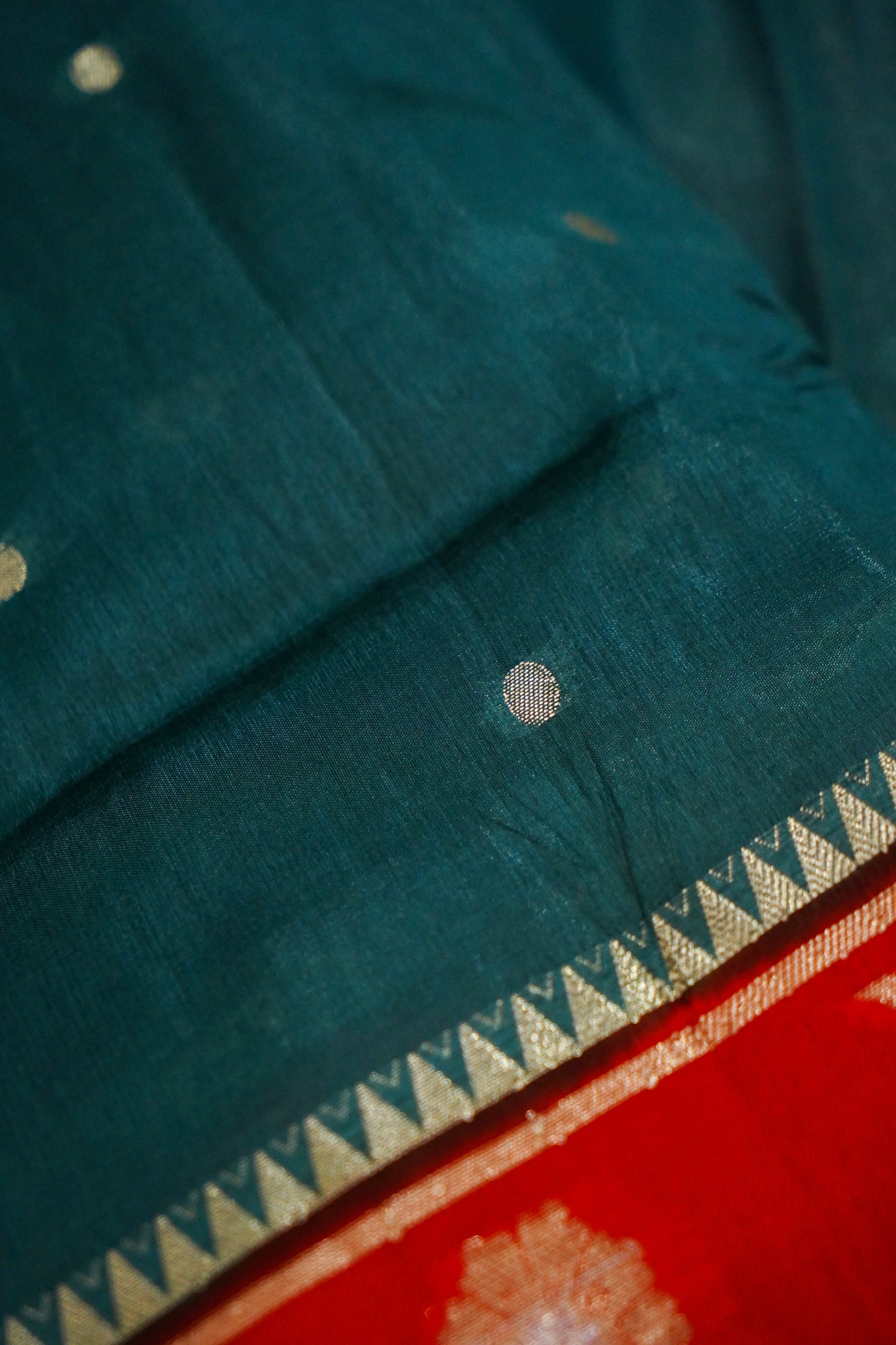 Banarasi Pulp Silk Saree in Green with Red Border