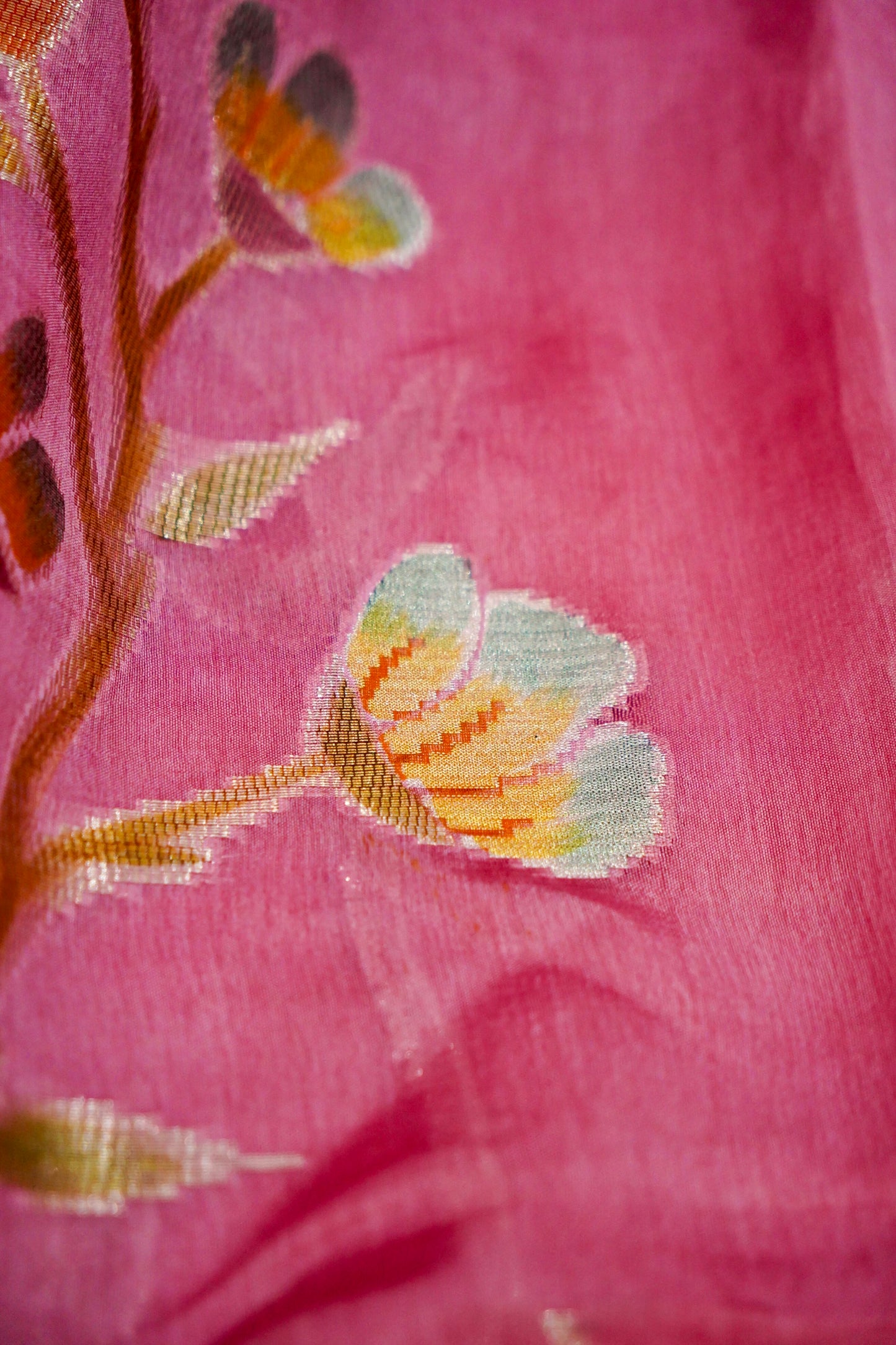 Elegant Pink Pure Viscose Hand-Brush-Dyed Banarasi Saree