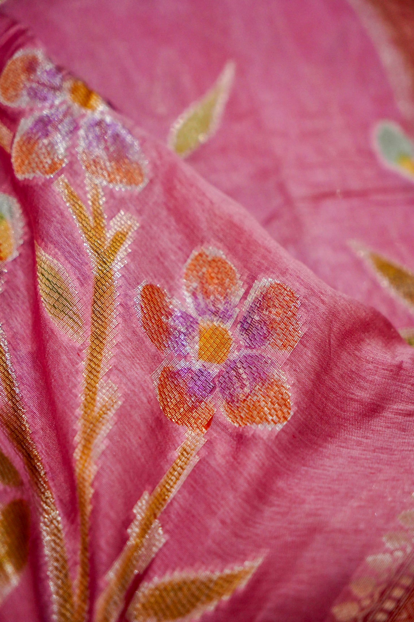 Elegant Pink Pure Viscose Hand-Brush-Dyed Banarasi Saree