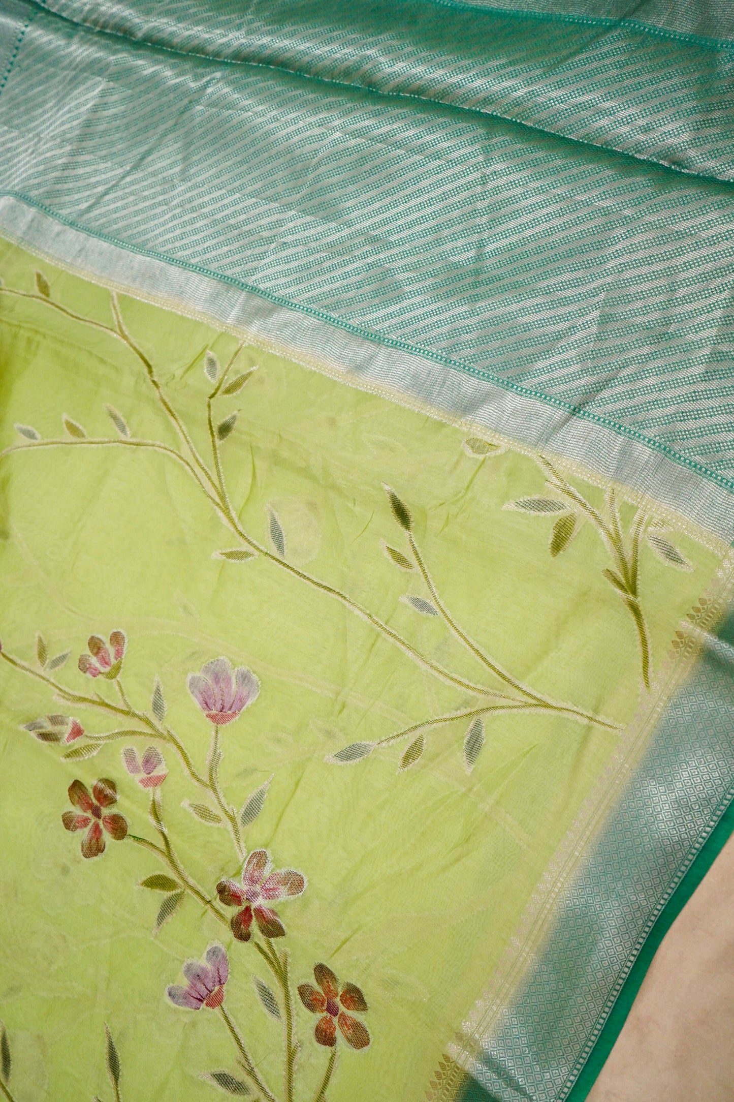 Elegant Green Pure Viscose Hand-Brush-Dyed Banarasi Saree