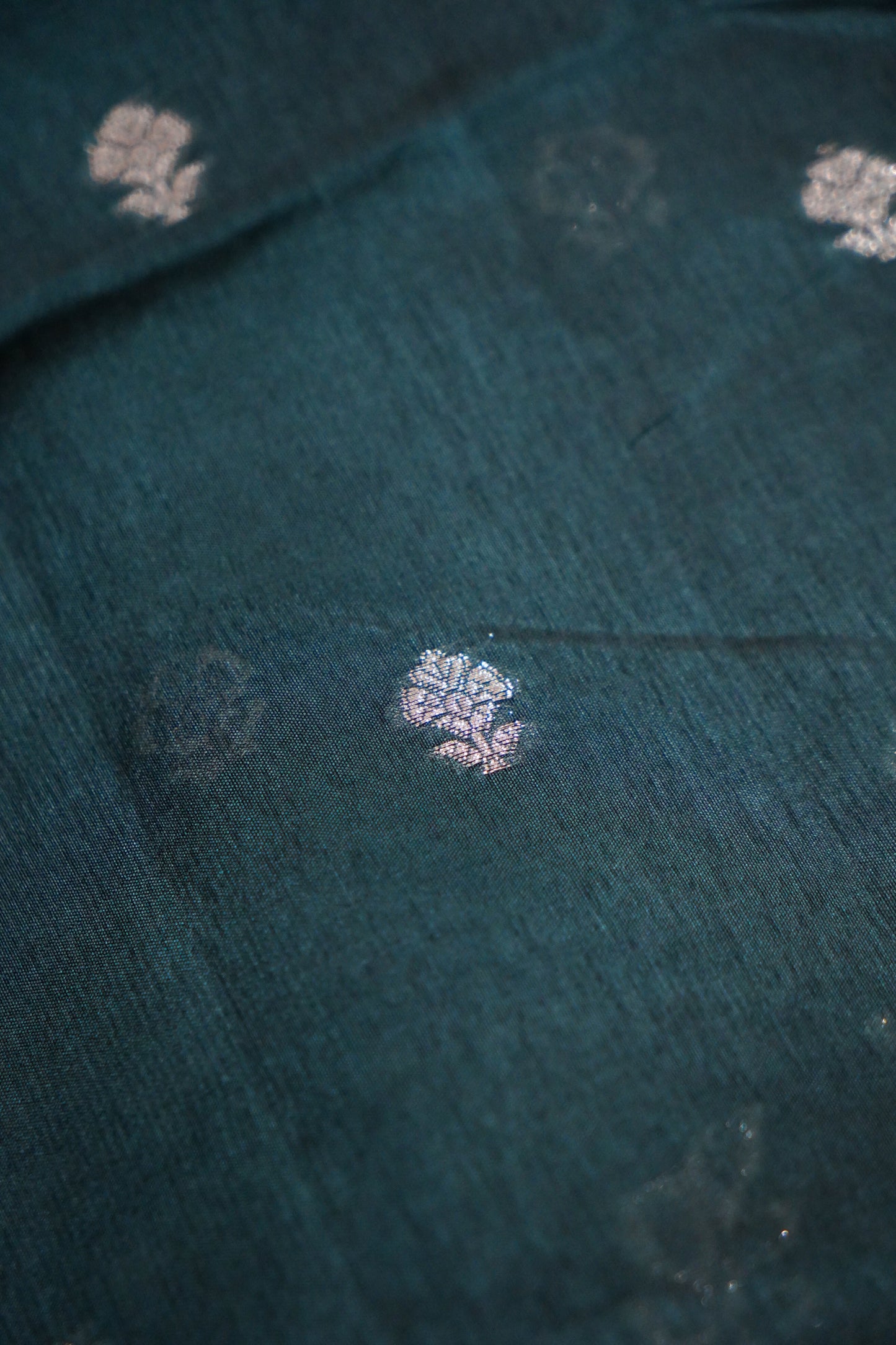 Radiant Dark Green Pure Raw Mango Silk Saree