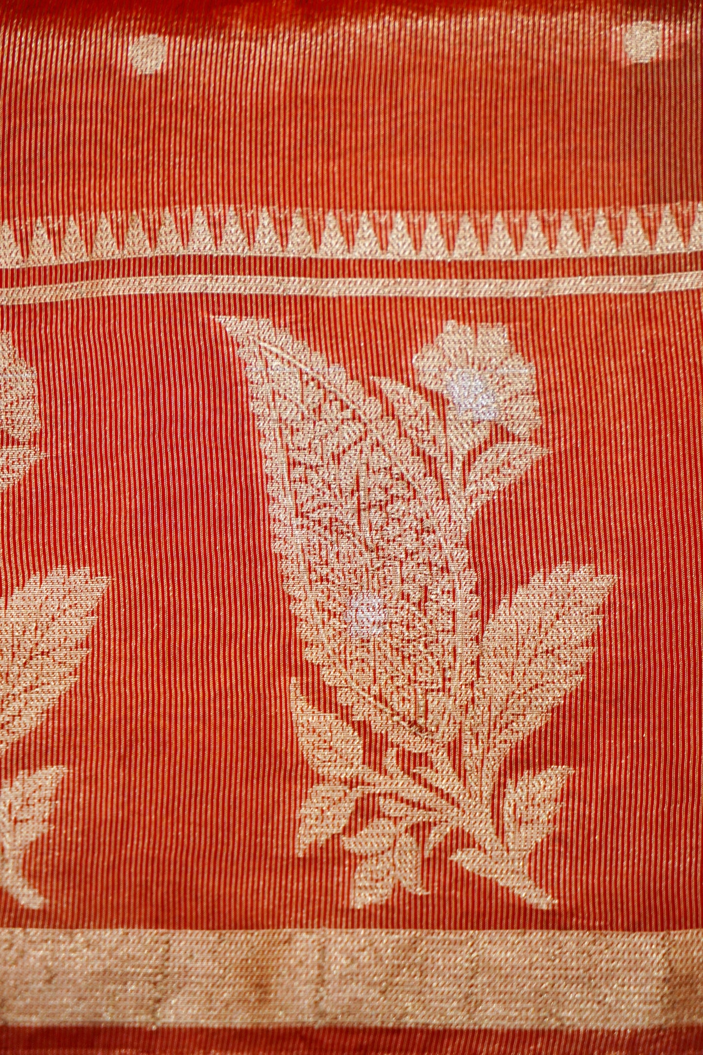 Banarasi Pulp Silk Saree in Green with Red Border