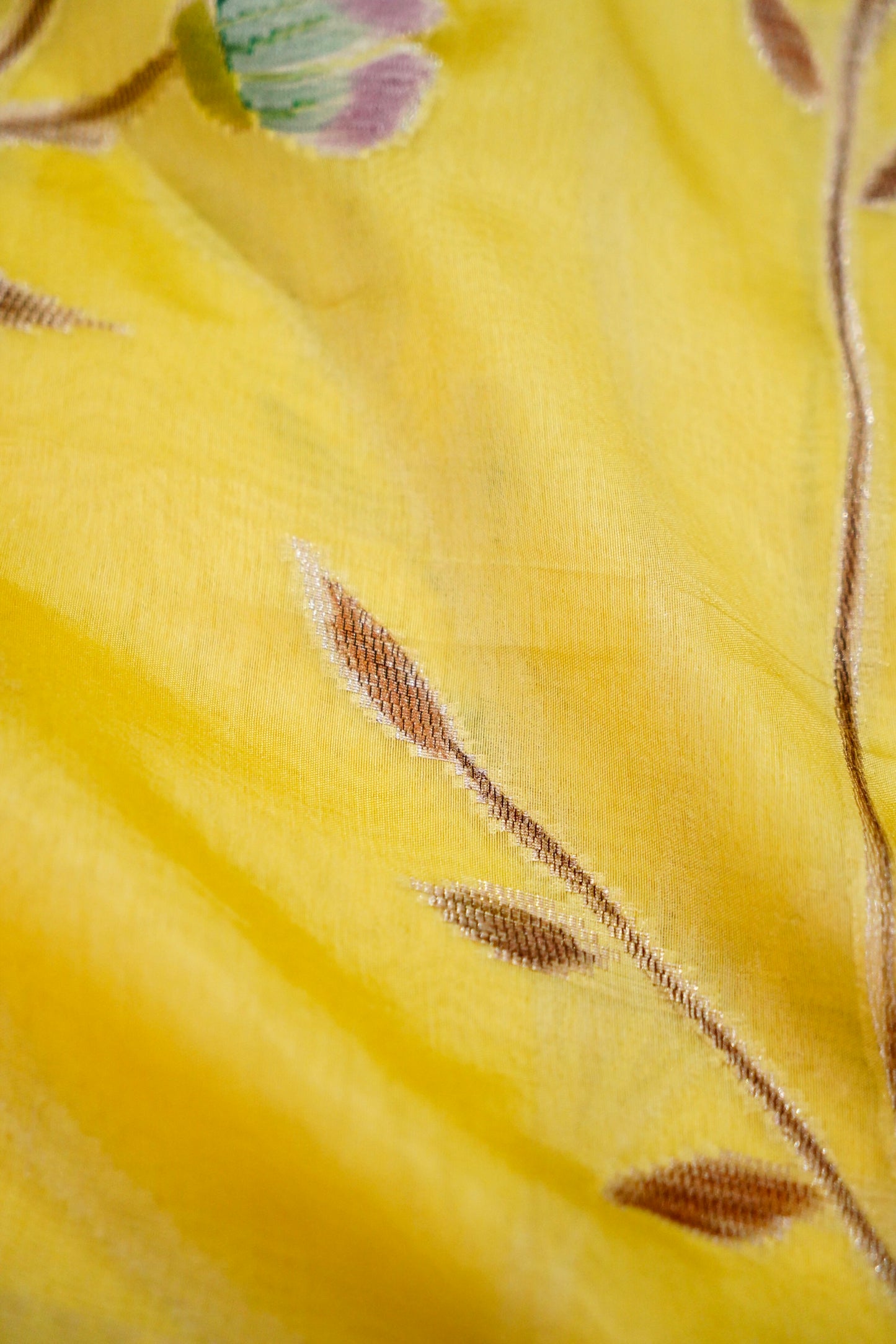 Elegant Yellow Pure Viscose Hand-Brush-Dyed Banarasi Saree