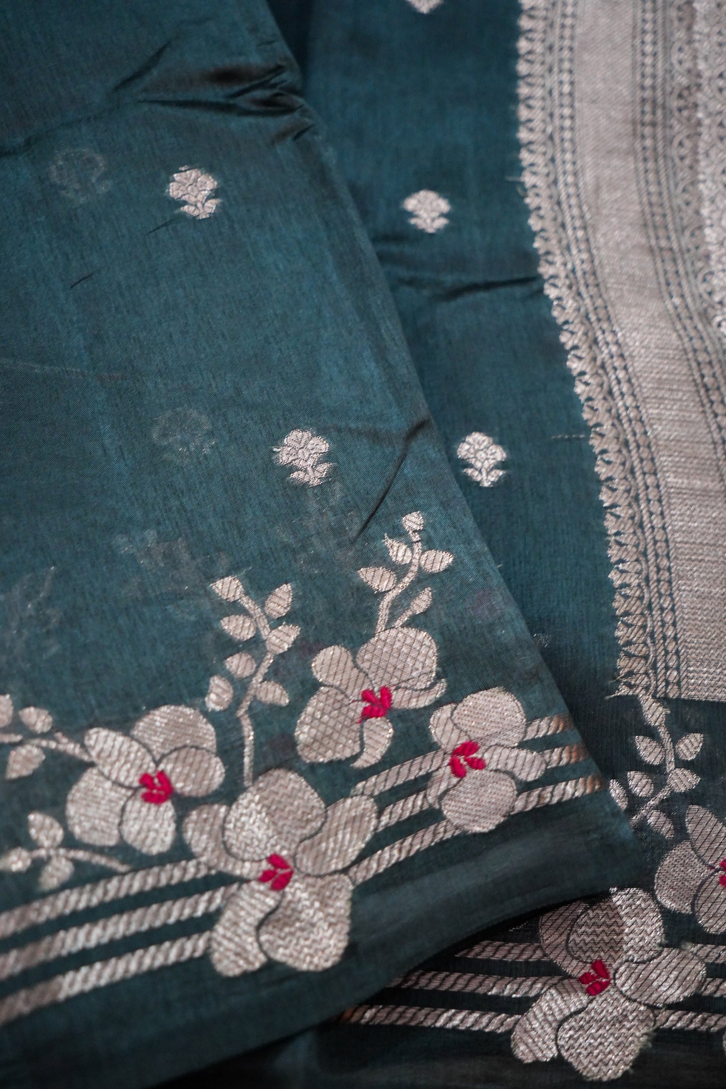 Radiant Dark Green Pure Raw Mango Silk Saree